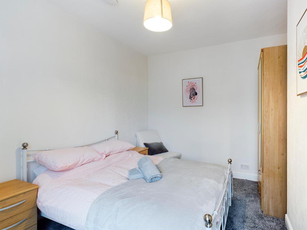 Cheerful 3 Bedroom Home With Free Parking And Wifi Chester Exteriör bild