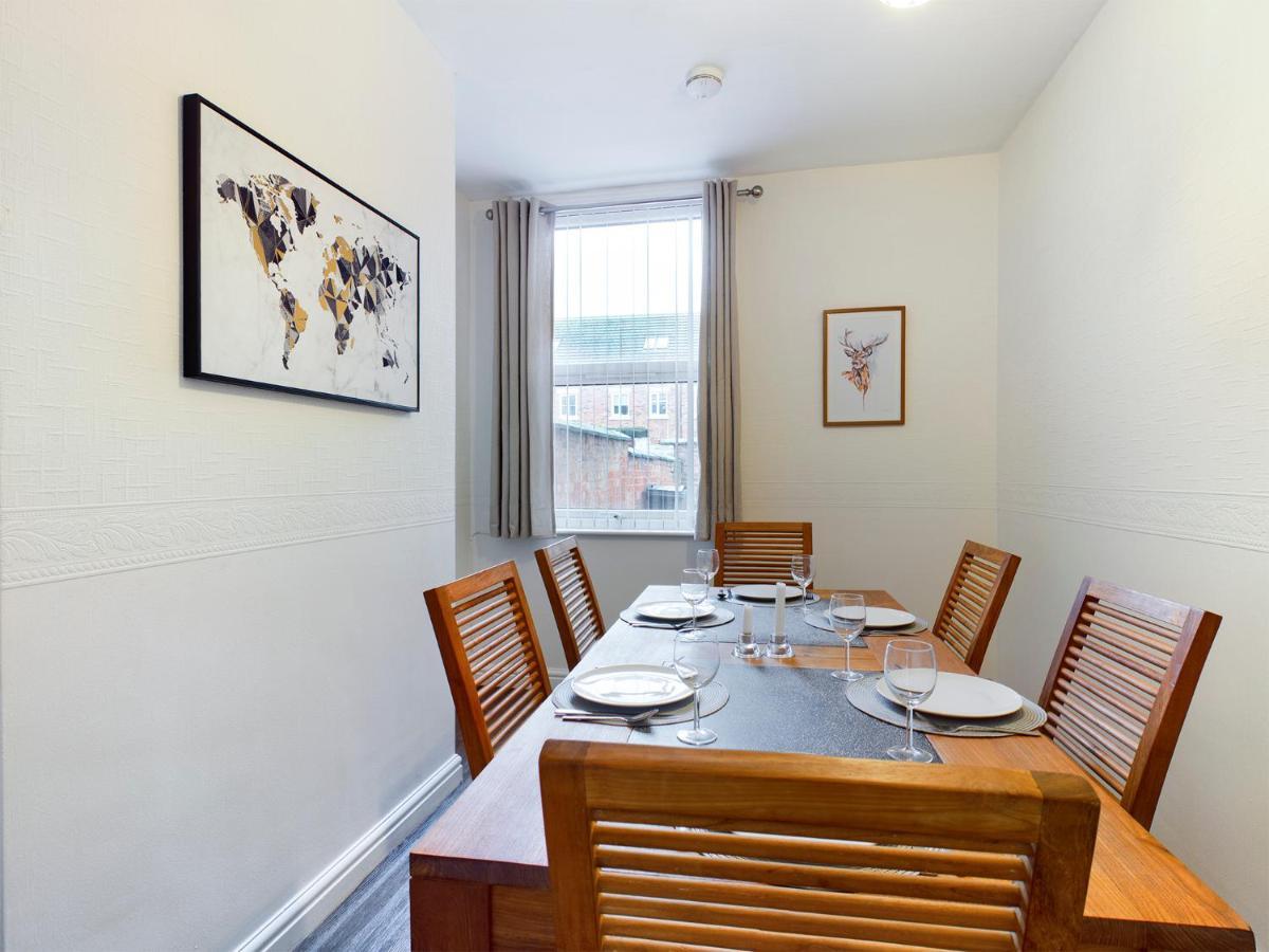 Cheerful 3 Bedroom Home With Free Parking And Wifi Chester Exteriör bild