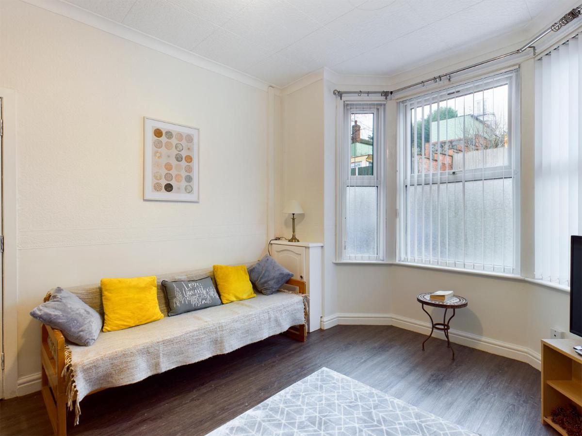 Cheerful 3 Bedroom Home With Free Parking And Wifi Chester Exteriör bild
