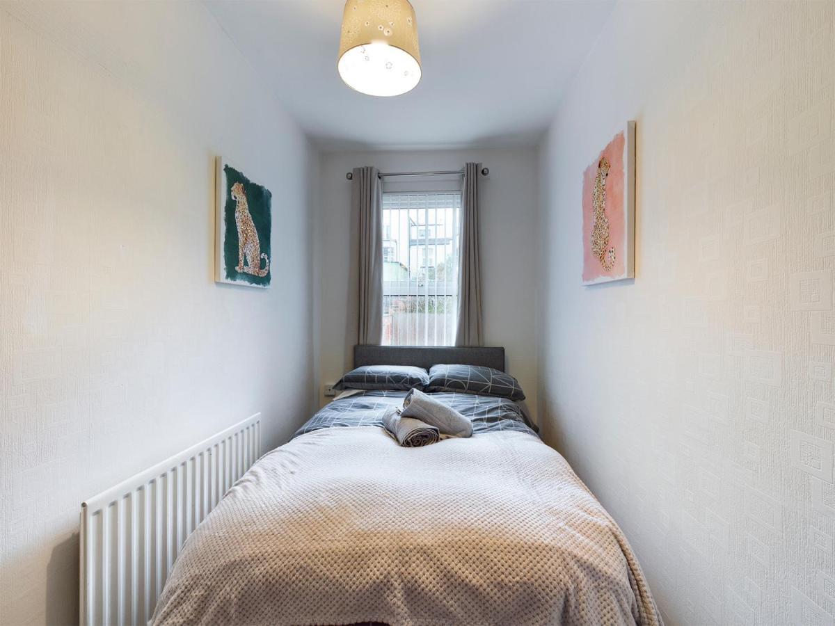 Cheerful 3 Bedroom Home With Free Parking And Wifi Chester Exteriör bild
