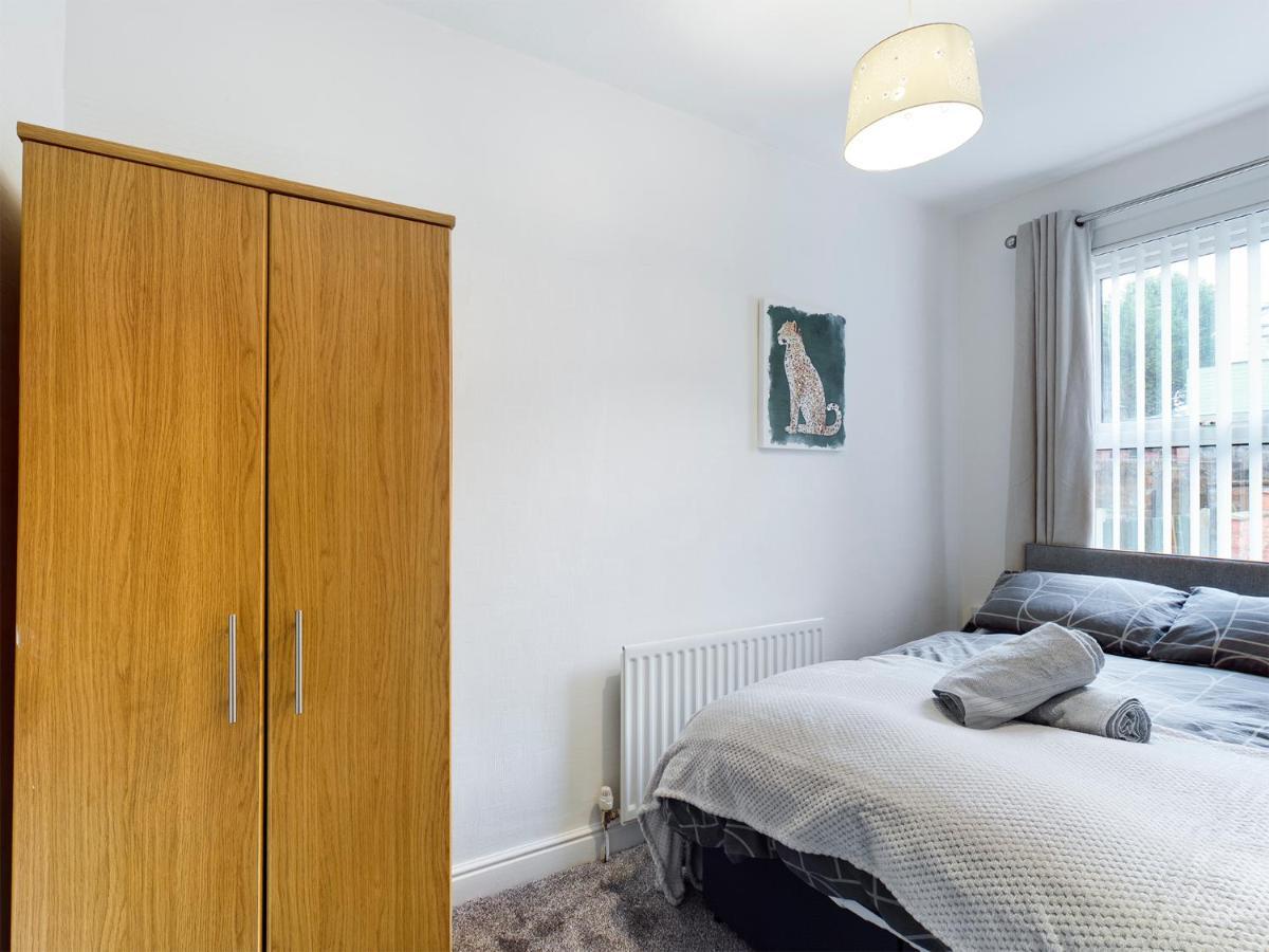 Cheerful 3 Bedroom Home With Free Parking And Wifi Chester Exteriör bild