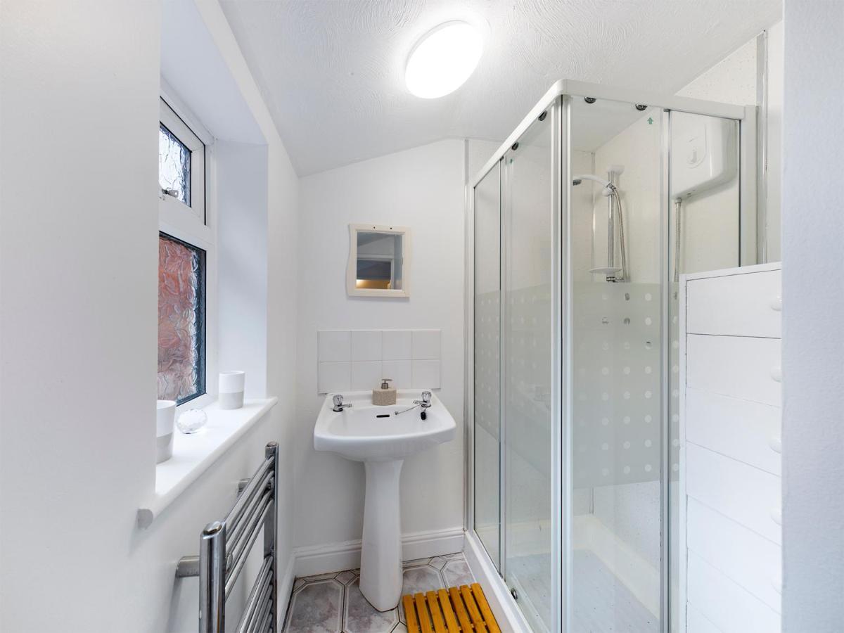 Cheerful 3 Bedroom Home With Free Parking And Wifi Chester Exteriör bild